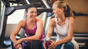 Is it best to buddy-up at the gym?